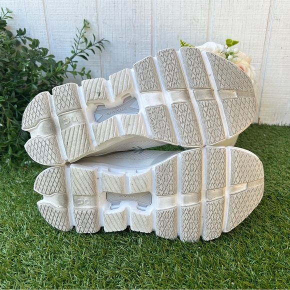 ON Cloud X 4 AD Athletic Shoe women
$160 size 7.5 gently used
Color:White/ Wolf - Picture 16 of 16